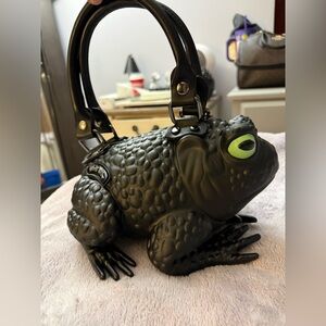Windy Willow Black Toad Satchel/Crossbody Bag With Straps